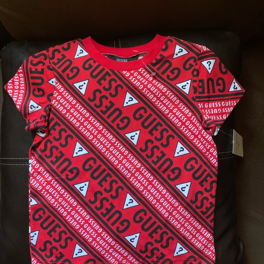 Little boy size 2T GUESS, Shirt new.